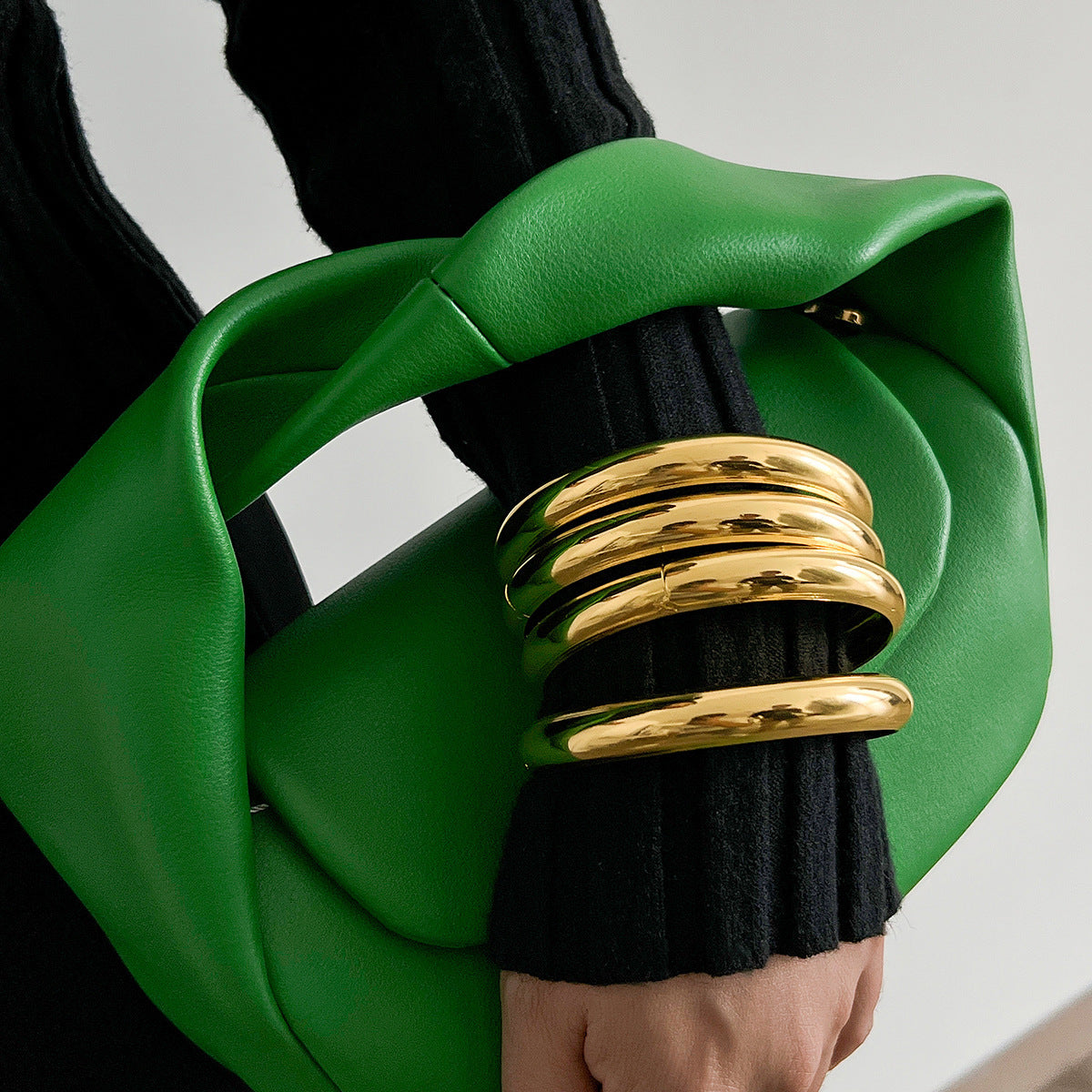 Wholesale Retro Niche Glow Bracelet suit Exaggerated Snakeskin Thread Hand Jewelry